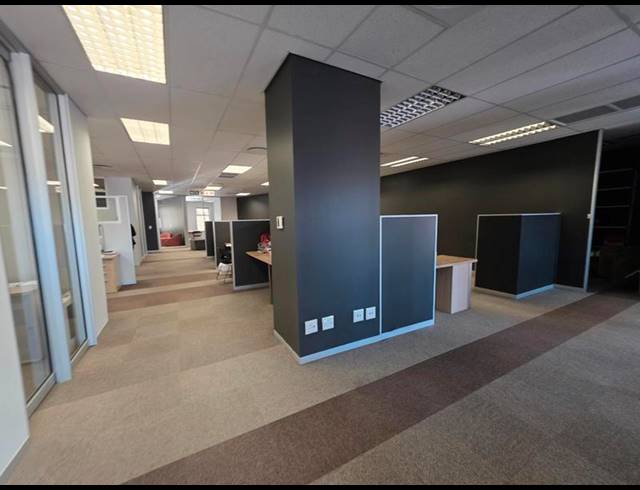 BUSINESS PROPERTY TO RENT IN LYNNWOOD MANOR